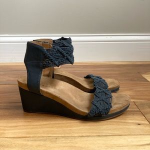 Lucky Brand Navy Tan Wedge Woven Rope Sandals 7